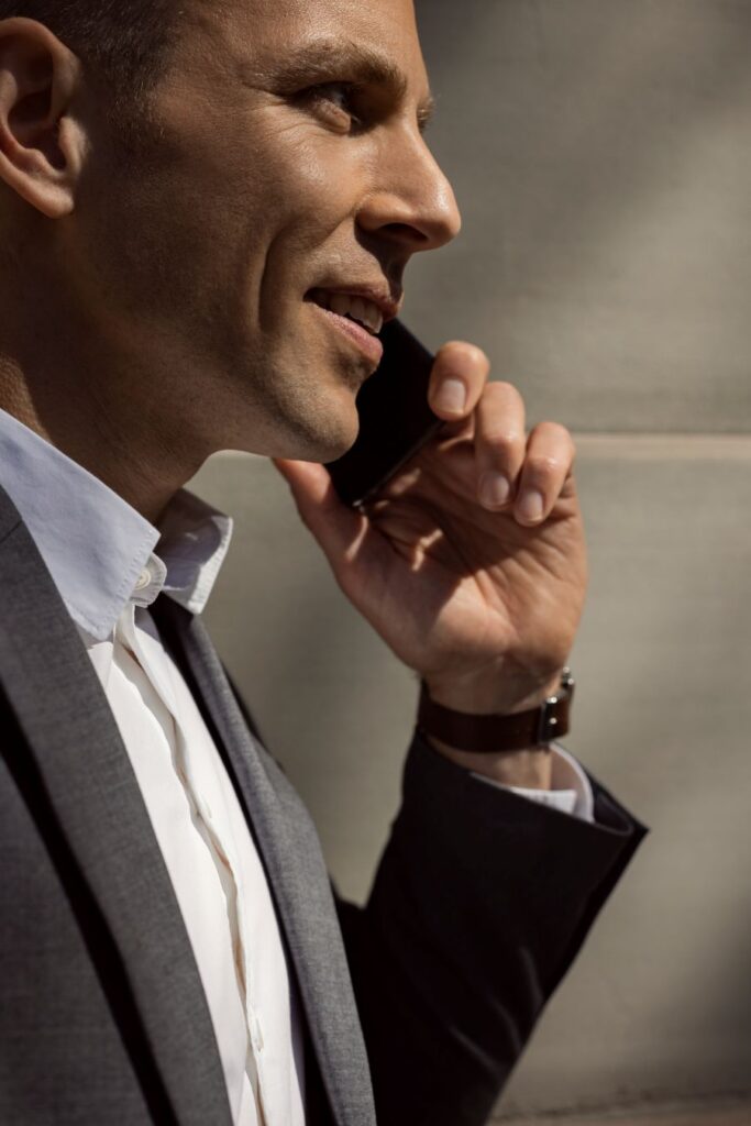 Mann am Telefon